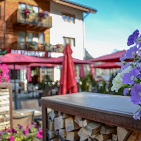 Hotel Massa Blatten bei Naters Esterno foto